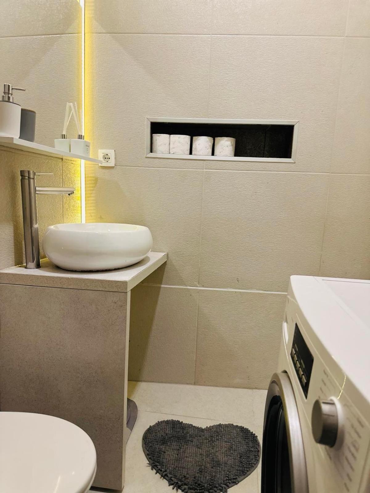 Relax Exclusive Free Public Parking Apartman